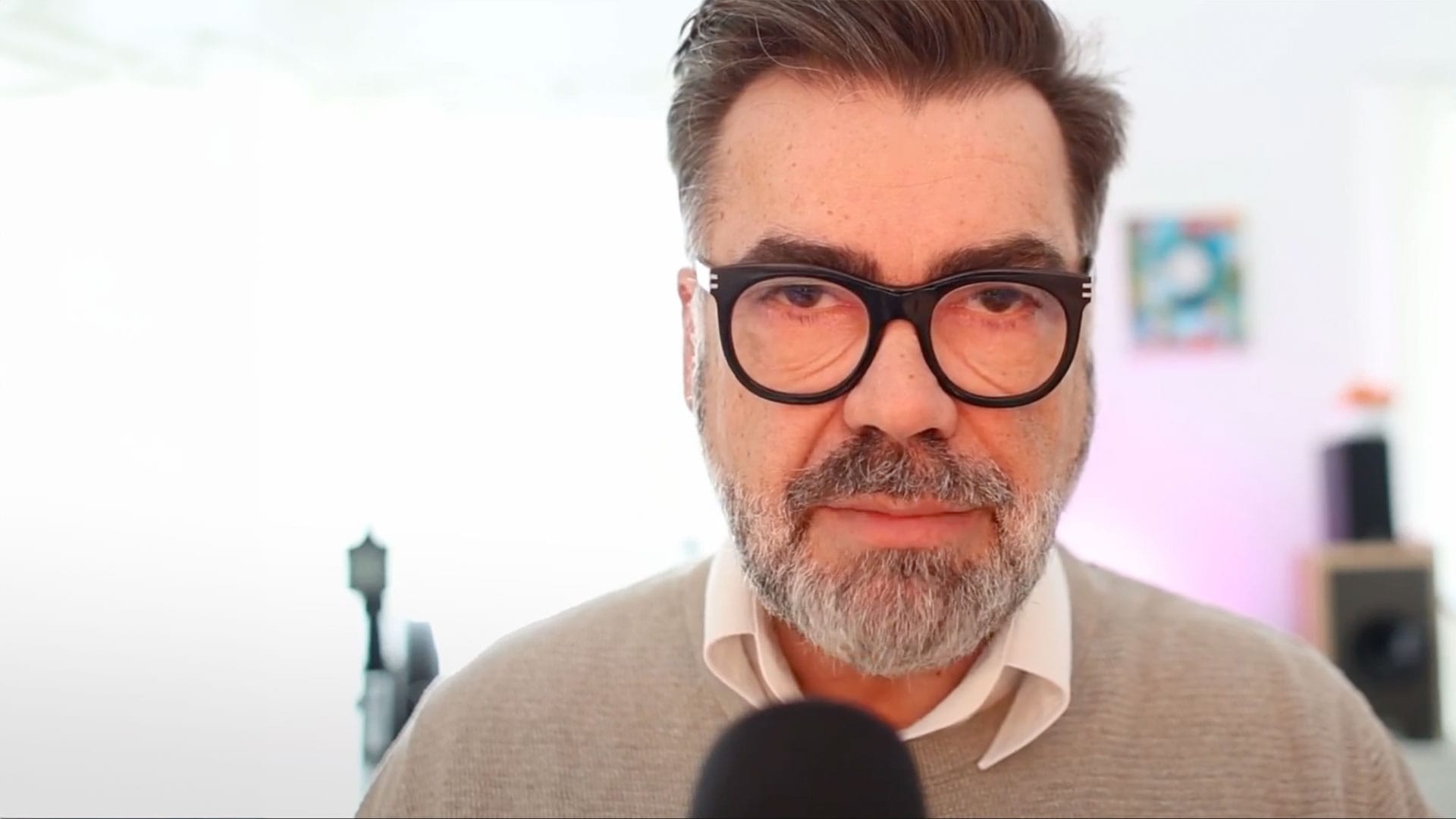 Im Gespräch: Tom Lausen | Die menschliche Würde im digitalen Zeitalter