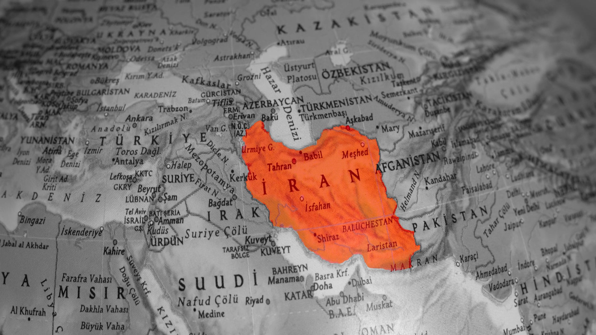 Iran bleibt unter Beschuss | Von Claudia Töpper