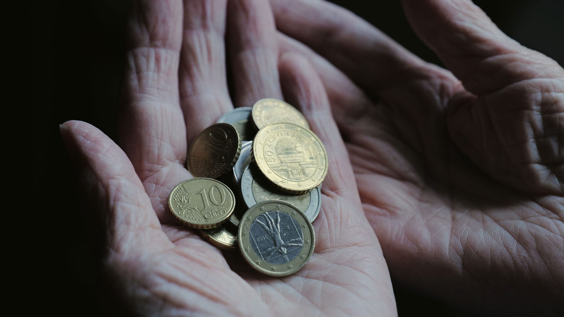 Deutschland zockt seine Bürger ab! | Von Janine Beicht