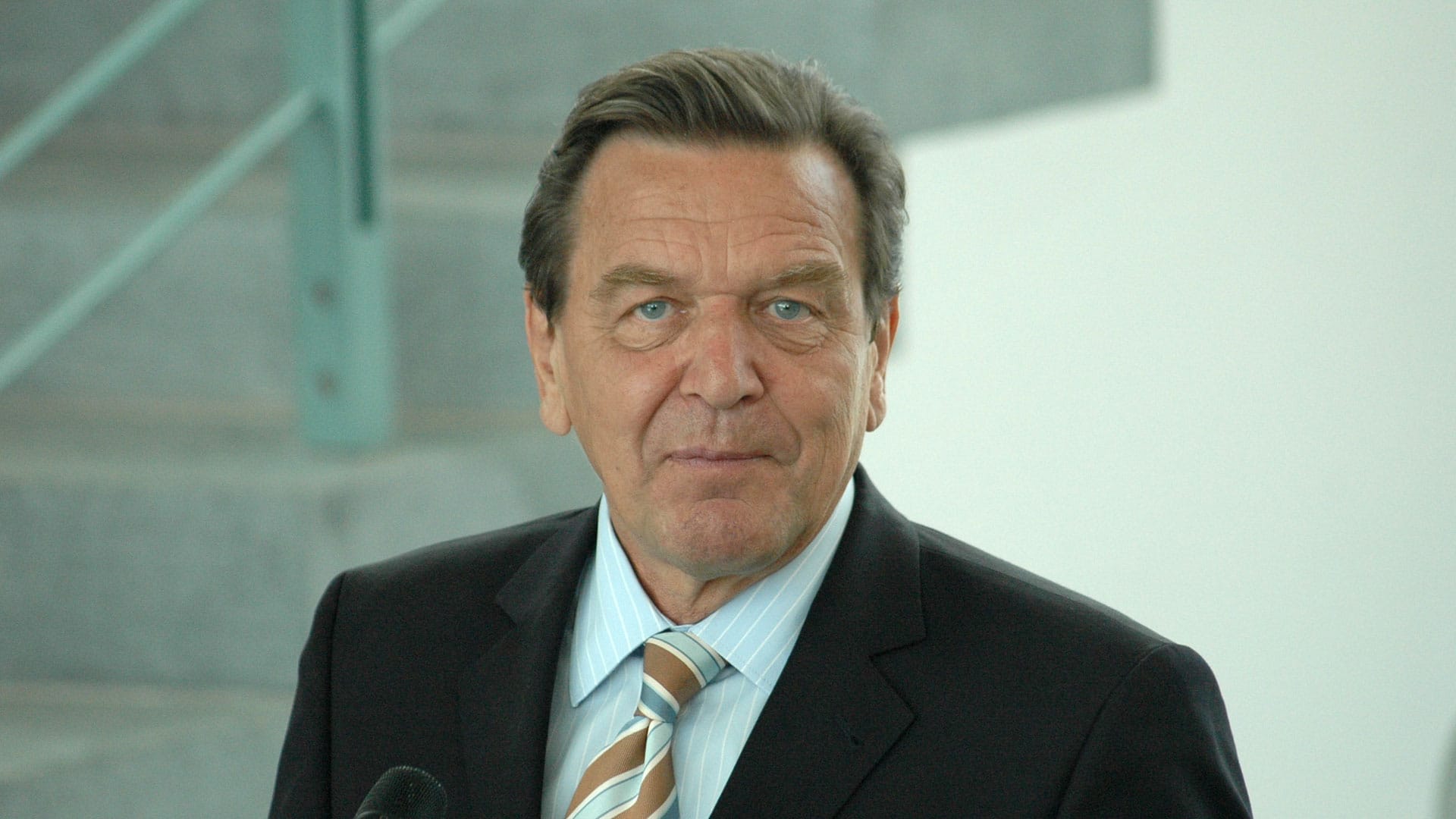 Schröder als Vermittler: Europas letzte Chance? | Von Claudia Töpper