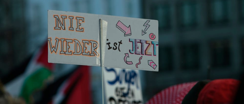 Demos gegen rechts - Ein Missbrauch der Versammlungsfreiheit Beitragsbild