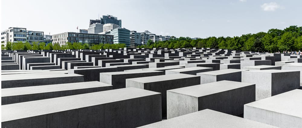 Ablenkung von den Tätern | Von Anke Behrend Beitragsbild