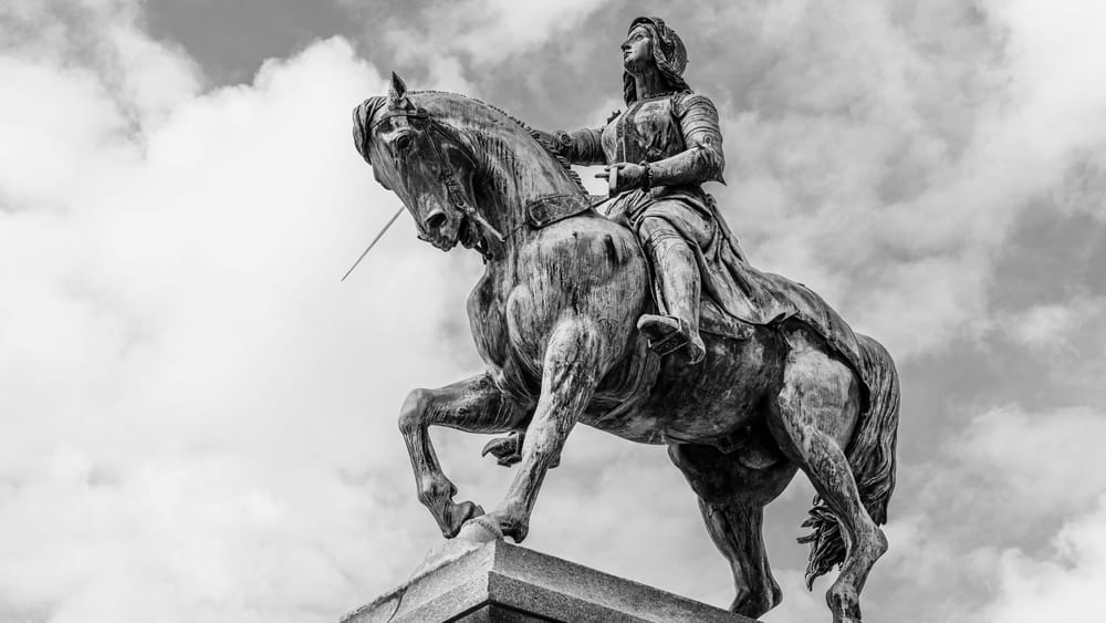 Ulrike Guérot: Jeanne d’Arc des Friedens, der Freiheit und der Wahrheit? Beitragsbild