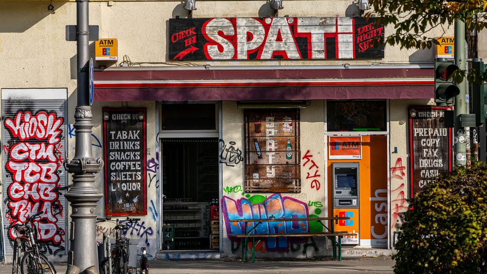 Nichts wie raus aus Berlin. - Und dann? | Von Paul Clemente Beitragsbild