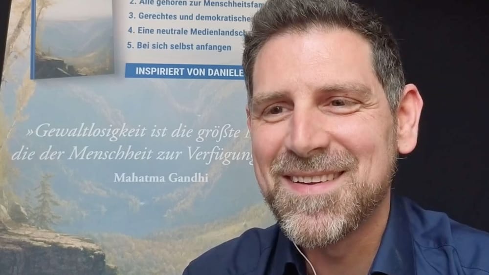 Im Gespräch: Björn Gschwendtner | "Das Buch vom Weltfrieden" Beitragsbild