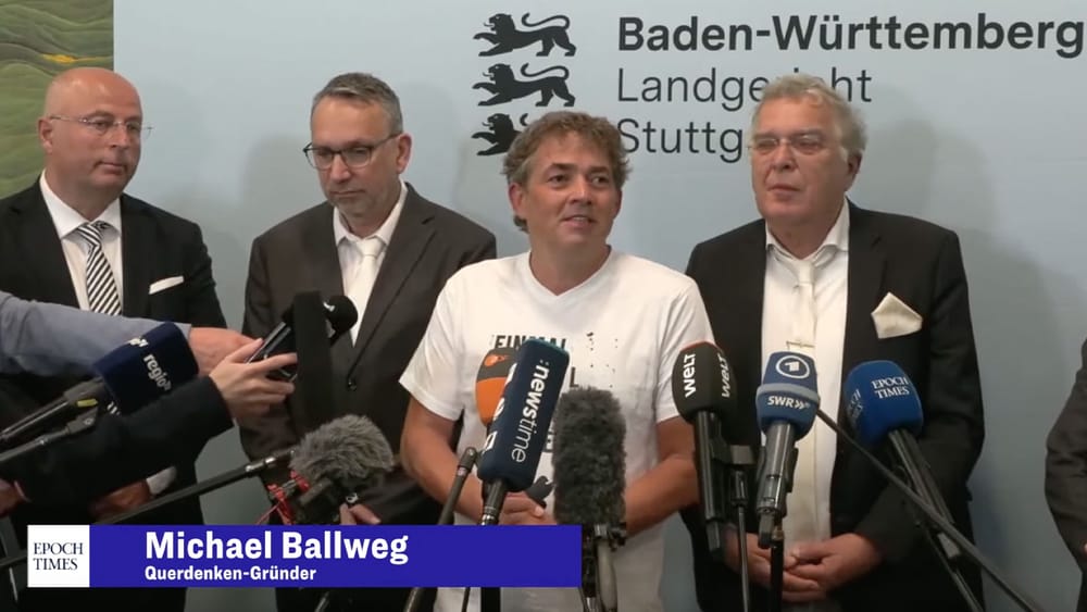 Michael Ballweg nach dem Freispruch vor dem Landgericht Stuttgart Beitragsbild