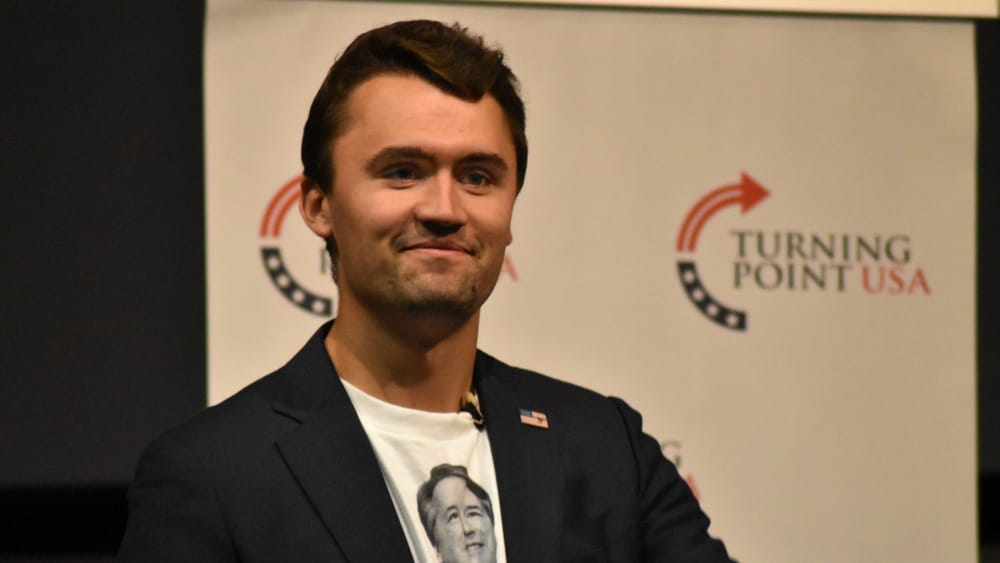 Mord an Charlie Kirk ‒ USA zwischen Märtyrermythos und hämischer Genugtuung Beitragsbild