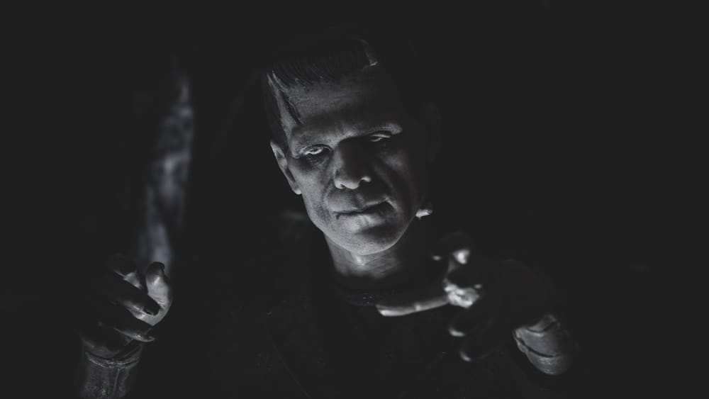 Wer ist hier das Monster? | Von Paul Clemente Beitragsbild