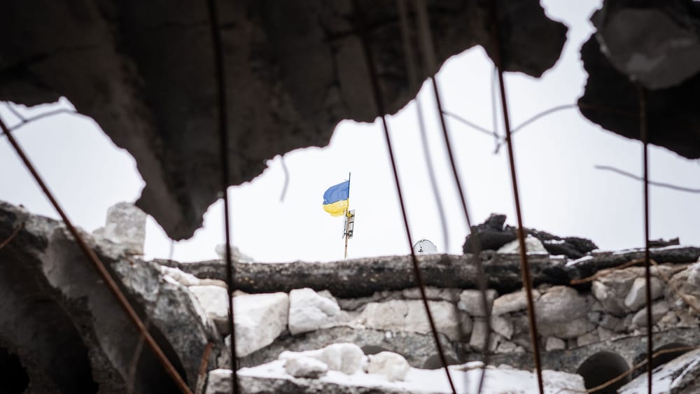 Lachend in den Untergang | Von Hermann Ploppa Beitragsbild