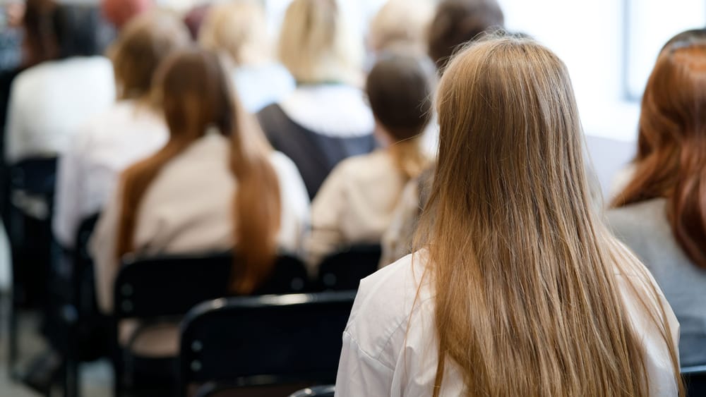 Der Mündigkeits-Betrug: Warum formale Bildung keine Demokraten macht | Von Dirk Ellerbrock Beitragsbild