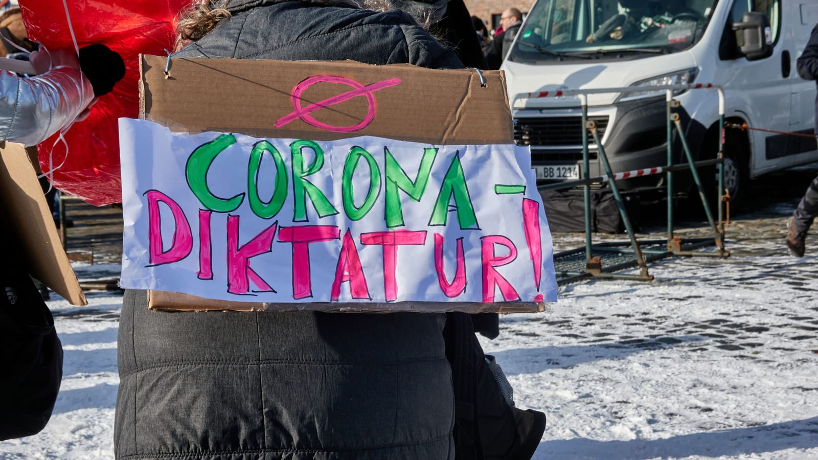 Corona-Staat ‒ Wie man ein Land abrichtet