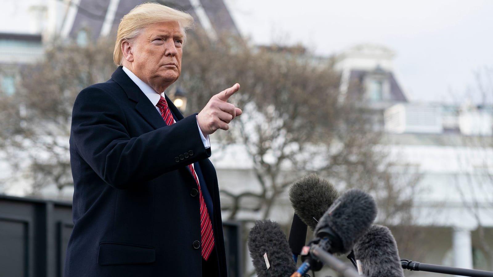 Trump ohne Maske – USA geht nicht ohne Kriege