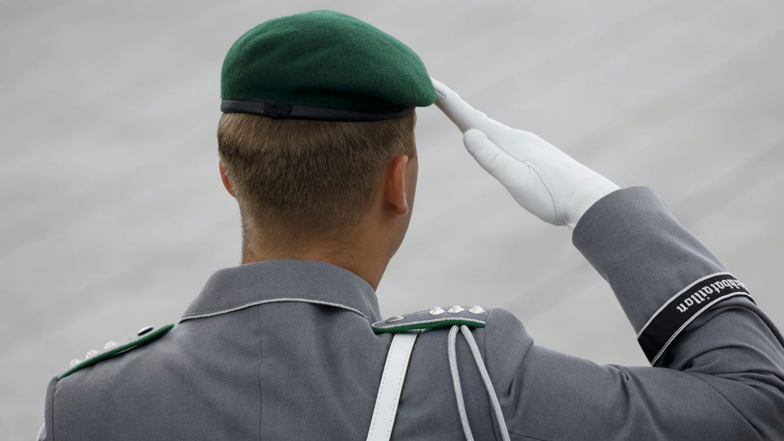 Fünfunddreißig Jahre deutsche Einheit – die Bundeswehr und ihre Loyalität