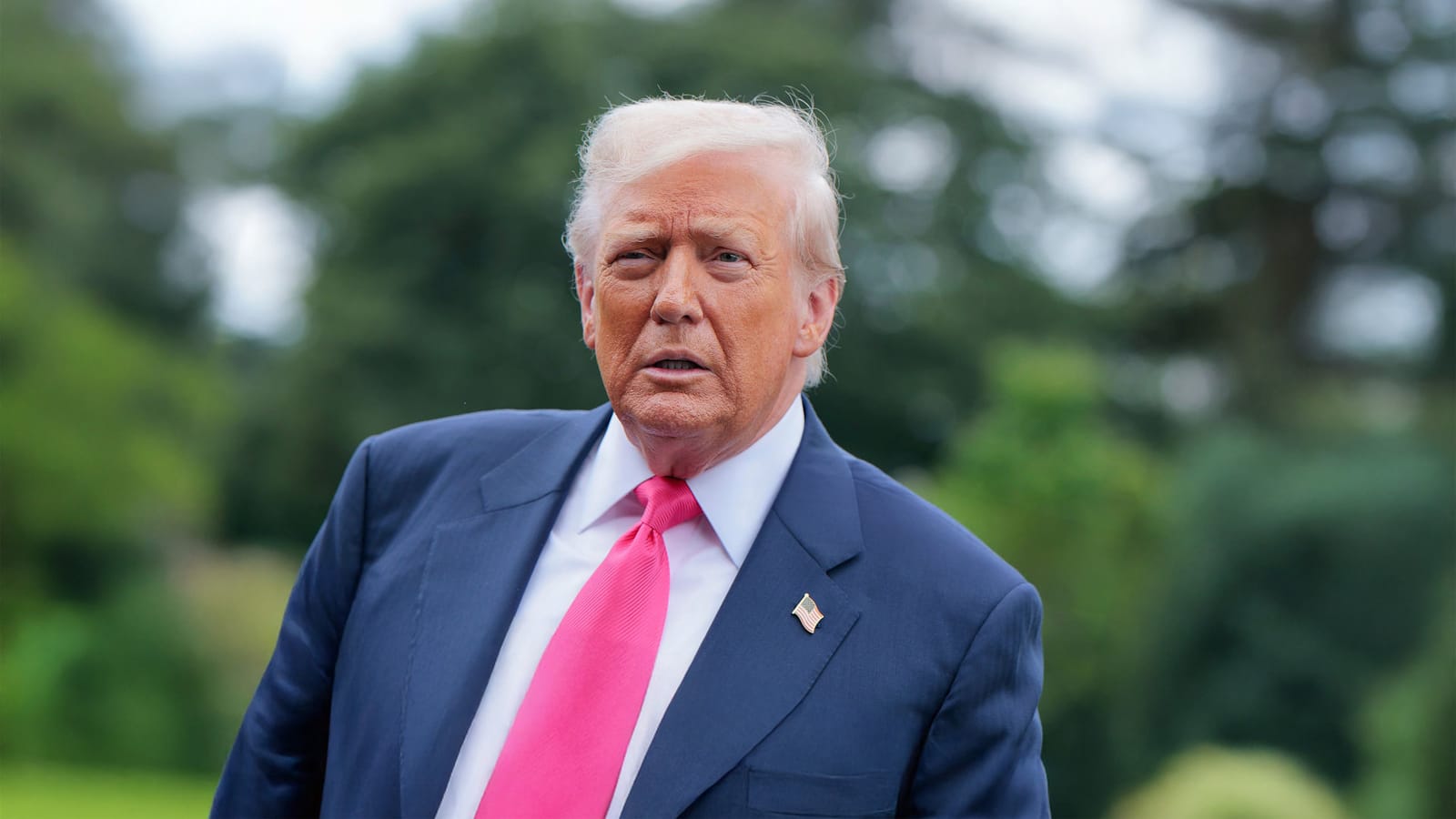 Trump zwischen allen Stühlen