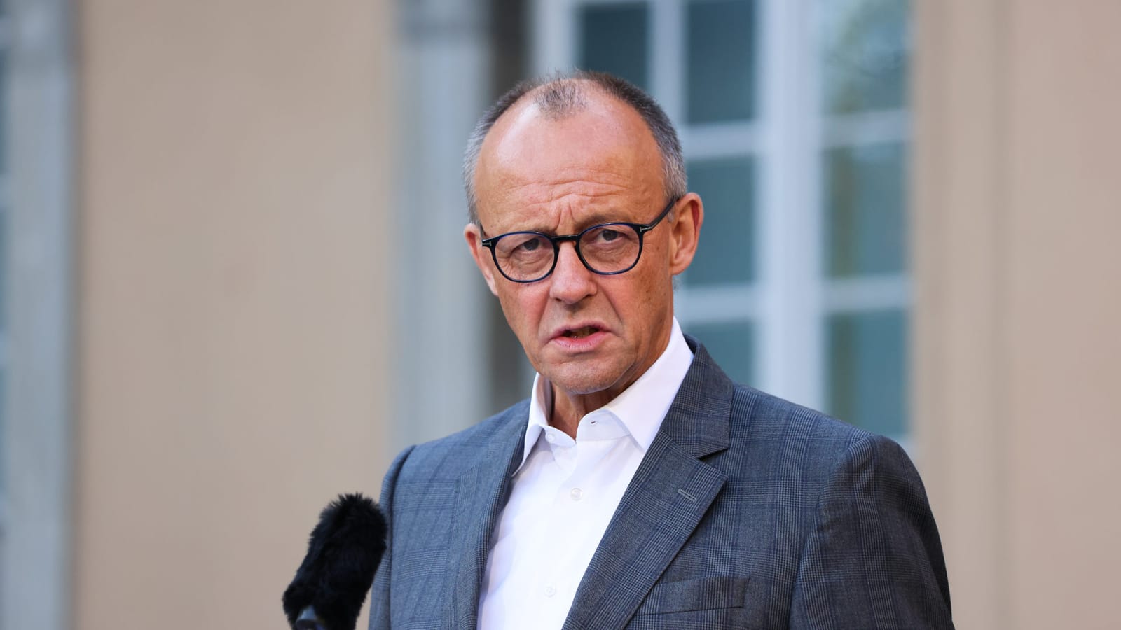 Multimillionär Merz, Kriegskanzler der Geldaristokratie | Von F. Klinkhammer und V. Bräutigam