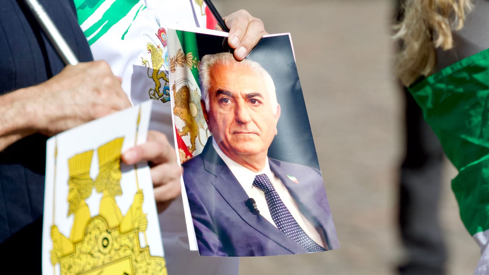 Gewalt-Proteste im Iran: Kronprinz Pahlavi ruft zu Generalstreik auf