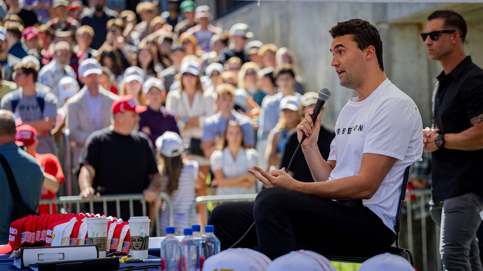 Der Fall Charlie Kirk: Warum die offizielle Version zu viele Fragezeichen aufwirft