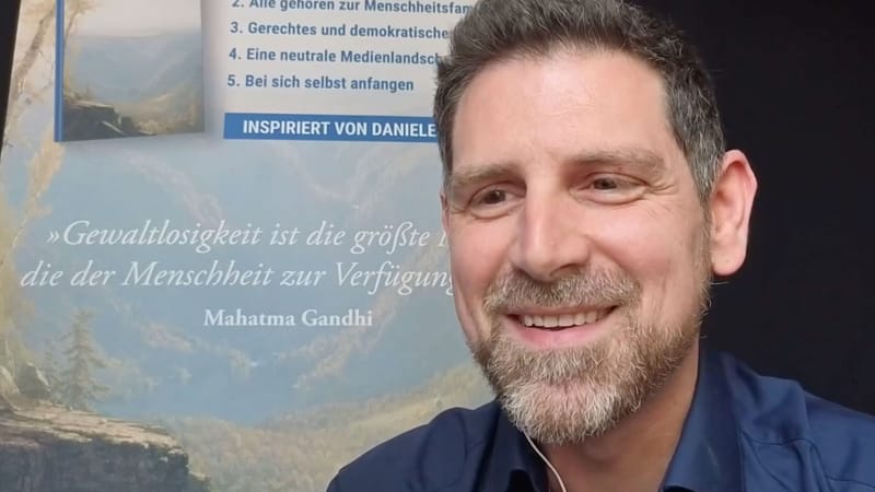 Im Gespräch: Björn Gschwendtner | "Das Buch vom Weltfrieden" Beitragsbild