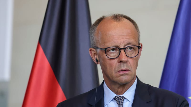 Arm, aber bewaffnet – Reden, Demos & Antifa am Tag der Einheit | Von Paul Clemente Beitragsbild